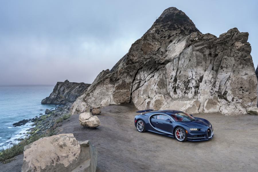  Bugatti Chiron 2016 года  (NA) (фото 2 из 39)